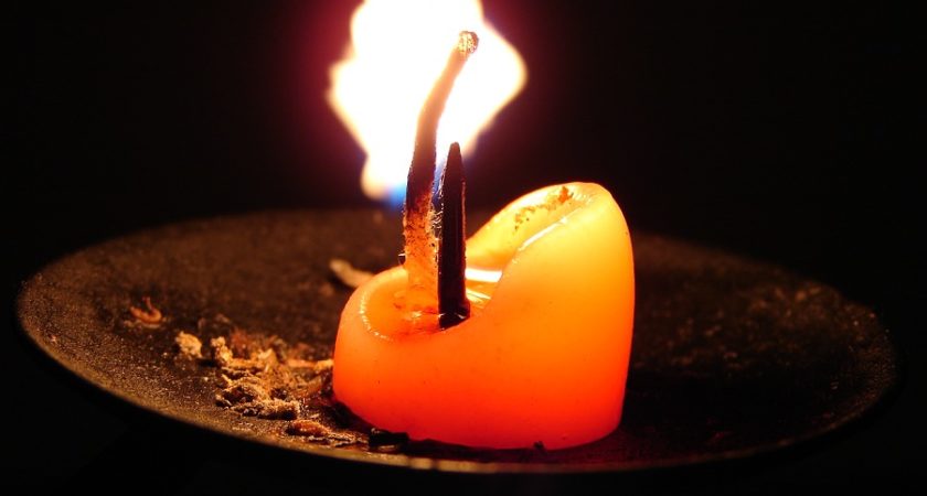Aku Hanyalah Lilin