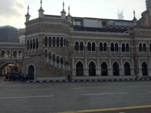 Waktumu Bahagiamu atau Celakamu